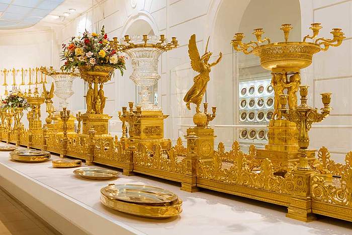 Goldener Tischschmuck aus der Silberkammer im Sisimuseum
