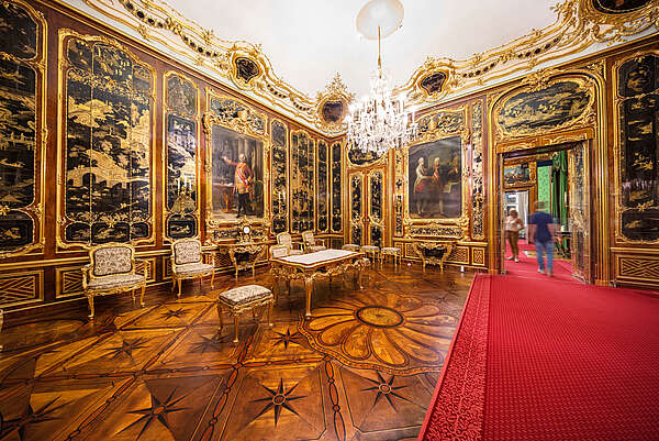 Vieux-Laques room in the Schönbrunn Palace